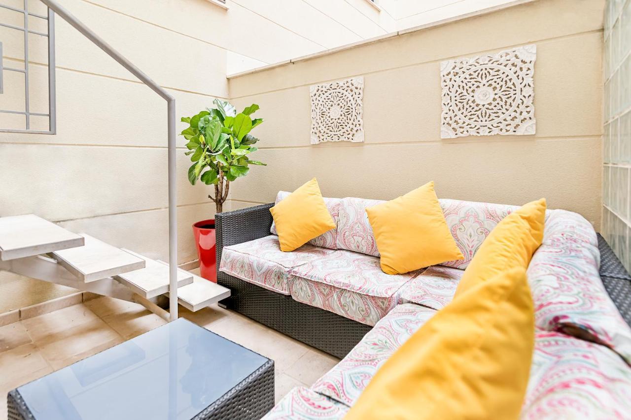 Maba/Private Backyard/Walk To Downtown/Large Smart Tv Málaga Exterior foto